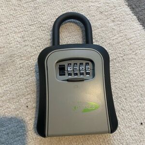 Lock box for realtors